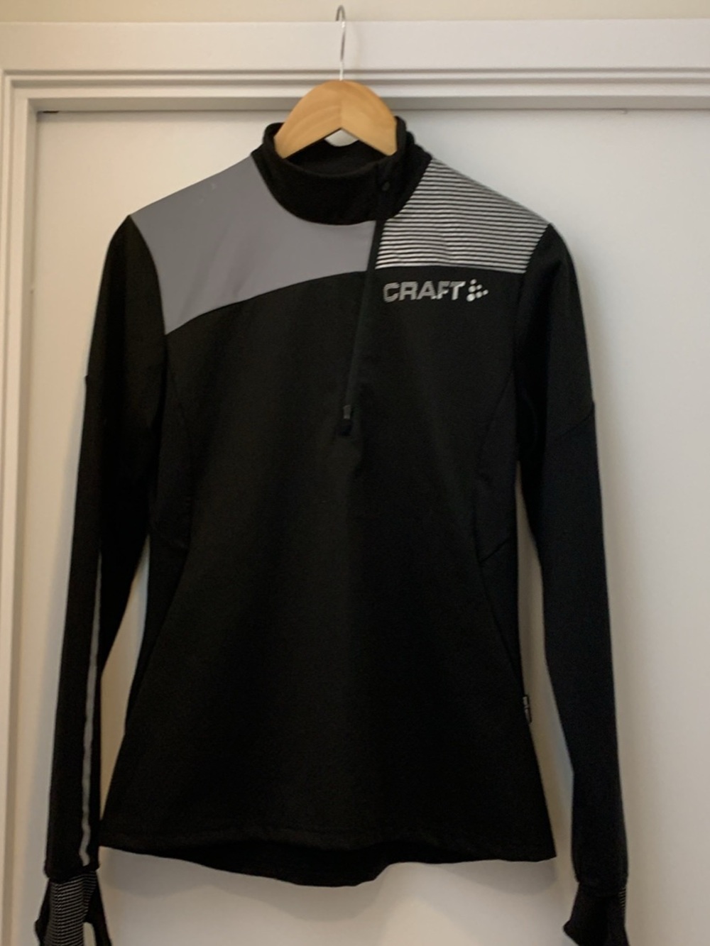 Craft Women's Black and Gray Half-Zip Training Top